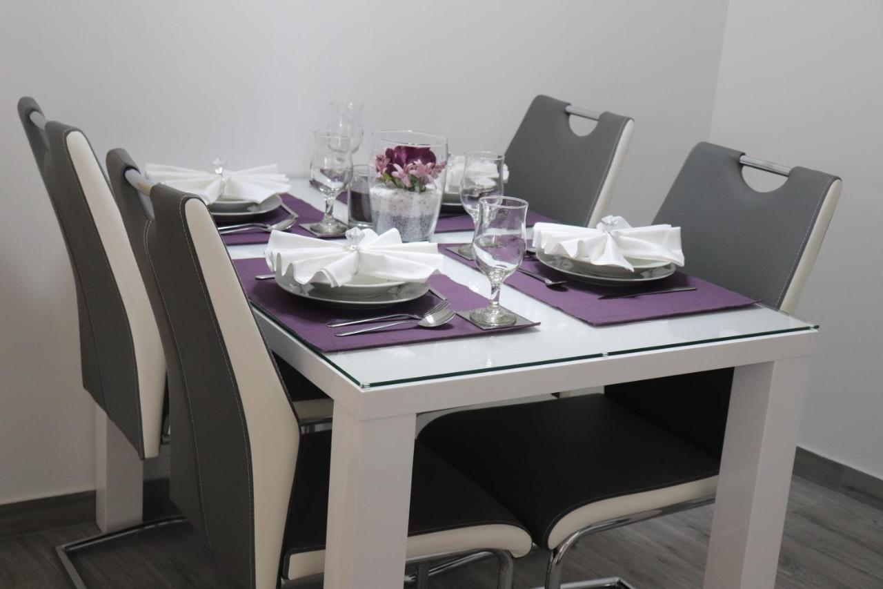 Apartments Bruno Split Bagian luar foto